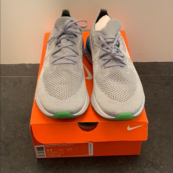 NWT Men’s Nike Epic React Flyknit Shoes - Picture 2 of 5